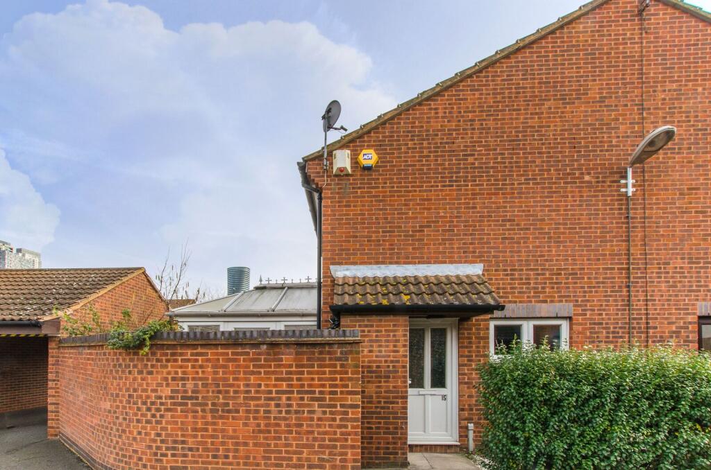 Main image of property: Claire Place, Isle Of Dogs, London, E14