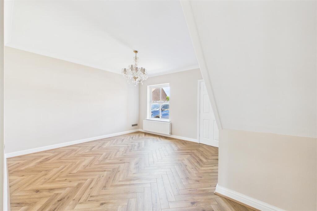 House in Newark and Sherwood, Barnby in the Willows - View 4