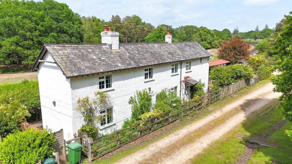 Main image of property: Beaulieu Road, Brockenhurst, SO42