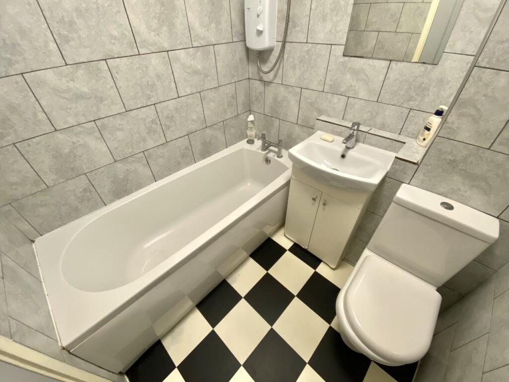 Apartment in Southall - More