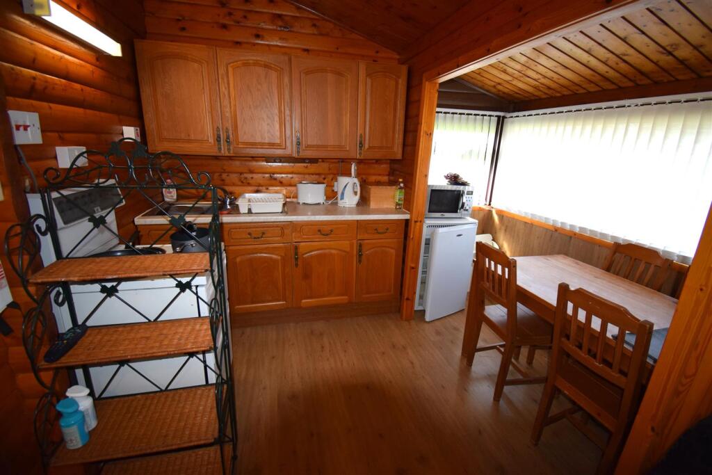 Ring Road Round Trawsfynydd Holiday Village, Bronaber photo 2