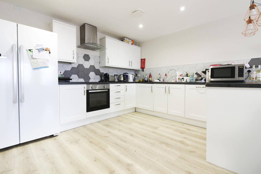 House in Cardiff, Maindy, Cathays - View 4