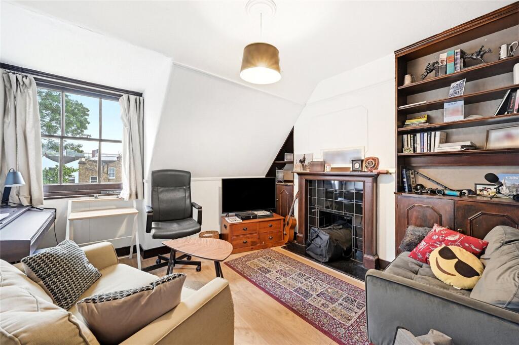 5 bedroom terraced house for rent