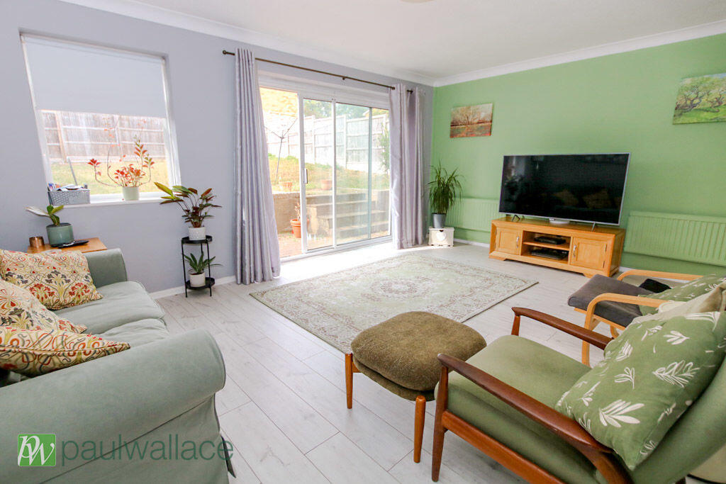House in Broxbourne, Churchgate - More
