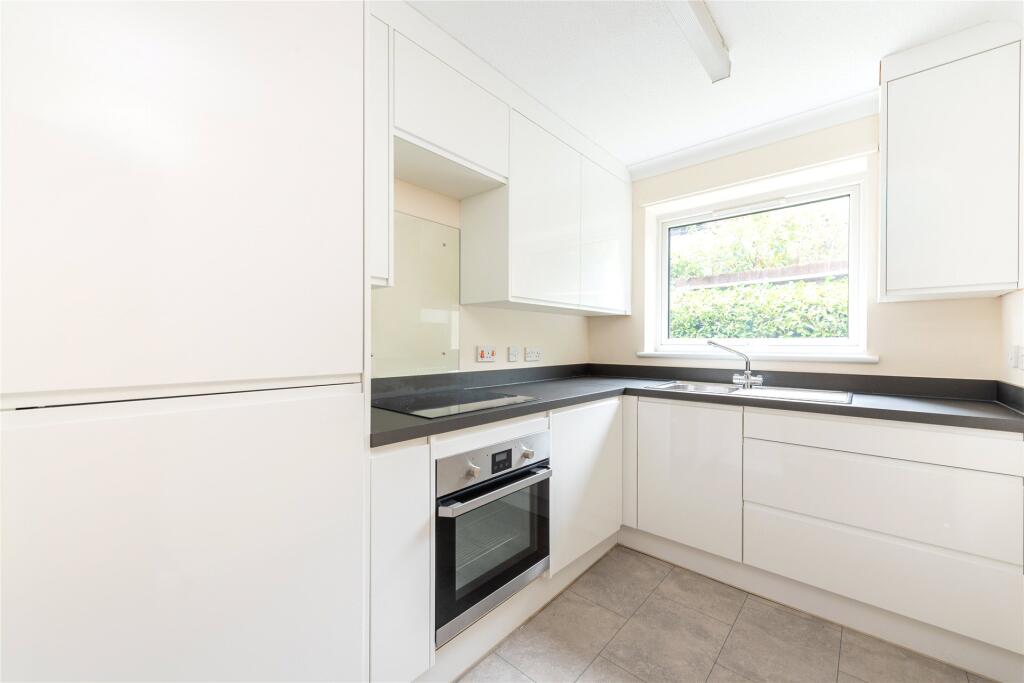 House in North Hertfordshire, Hertfordshire - View 4