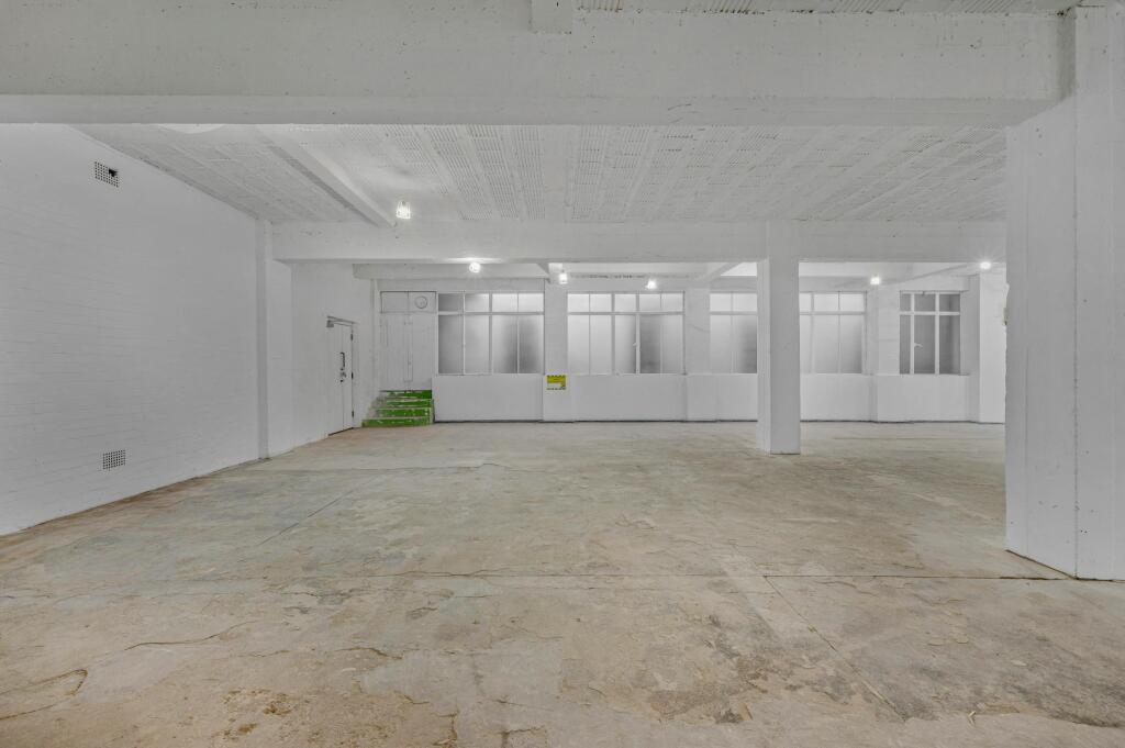 hall 12.jpg