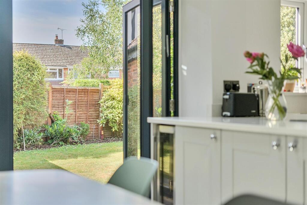 New Road, Twyford, Reading, Berkshire, RG10 photo 4
