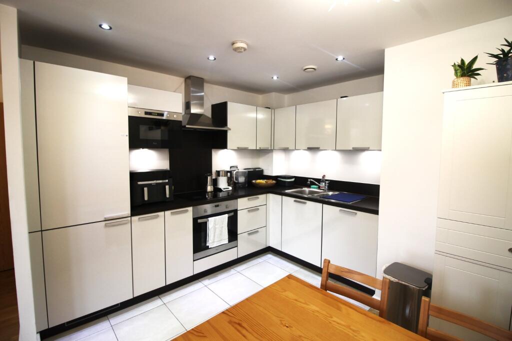Apartment in London, Canada Water, Rotherhithe - View 3