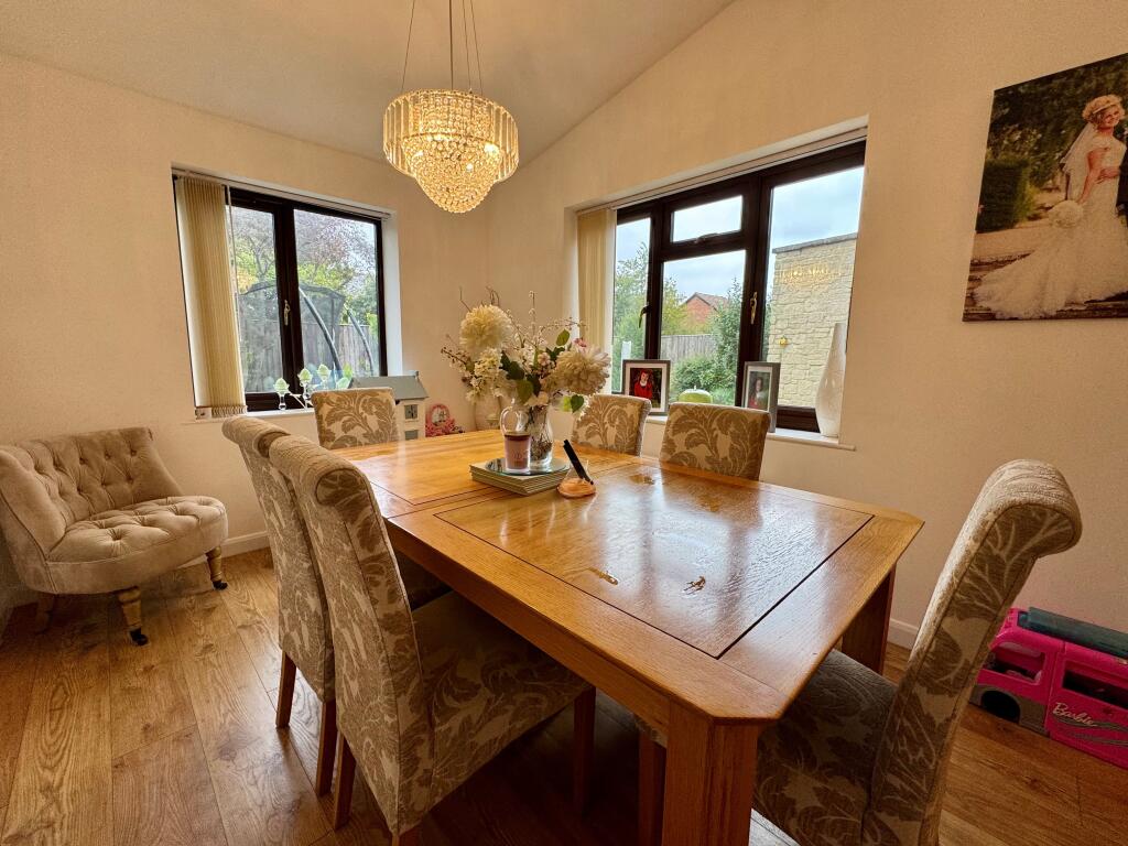 House in Swindon, Sparcells - View 5