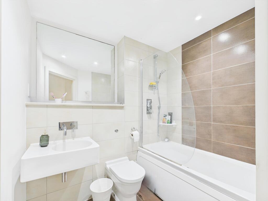 Apartment in Birmingham, Chinese Quarter, Digbeth - View 4