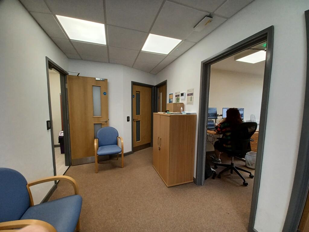 Photo 12