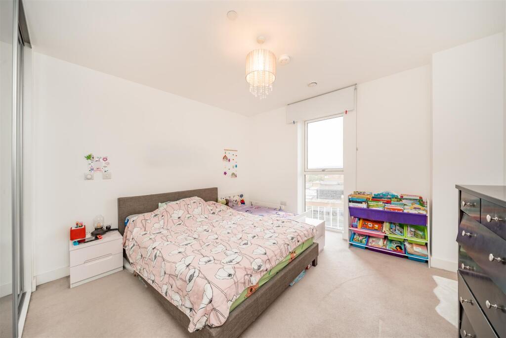 Apartment in Harrow - View 4