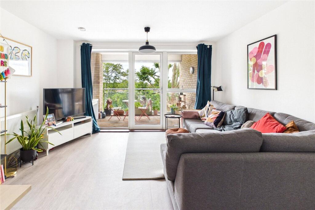 Apartment in London - View 5