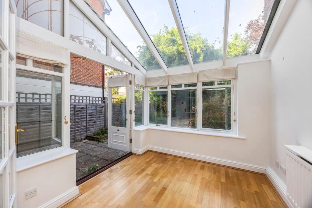 House in Redhill - View 5