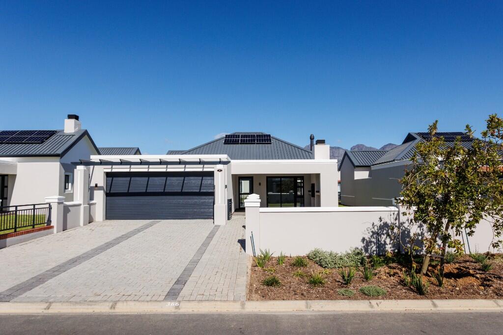 Main image of property: Paarl, Western Cape