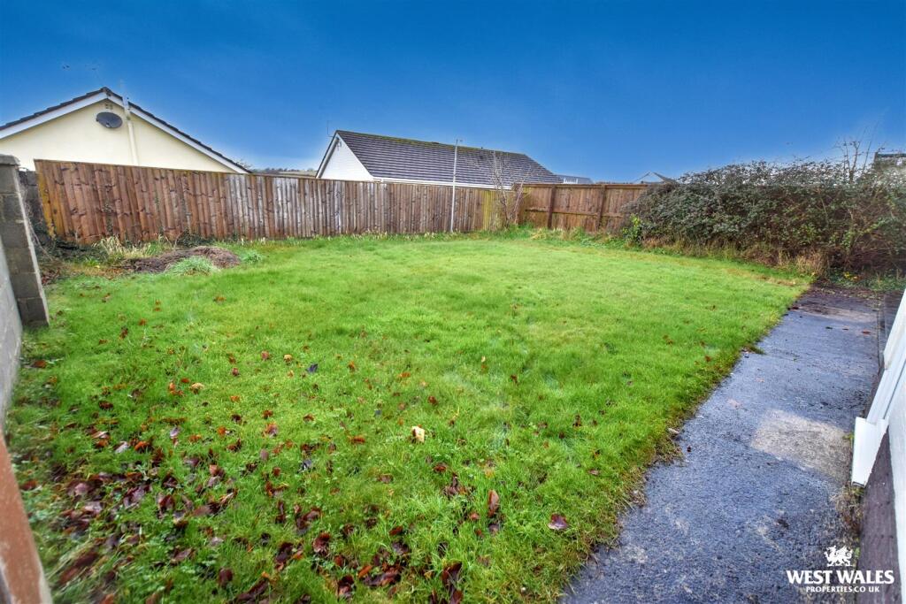 Vicarage Fields, Pembroke photo 4
