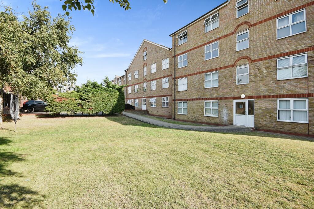 Main image of property: Chase Court Gardens, Southend-on-Sea, Essex, SS1