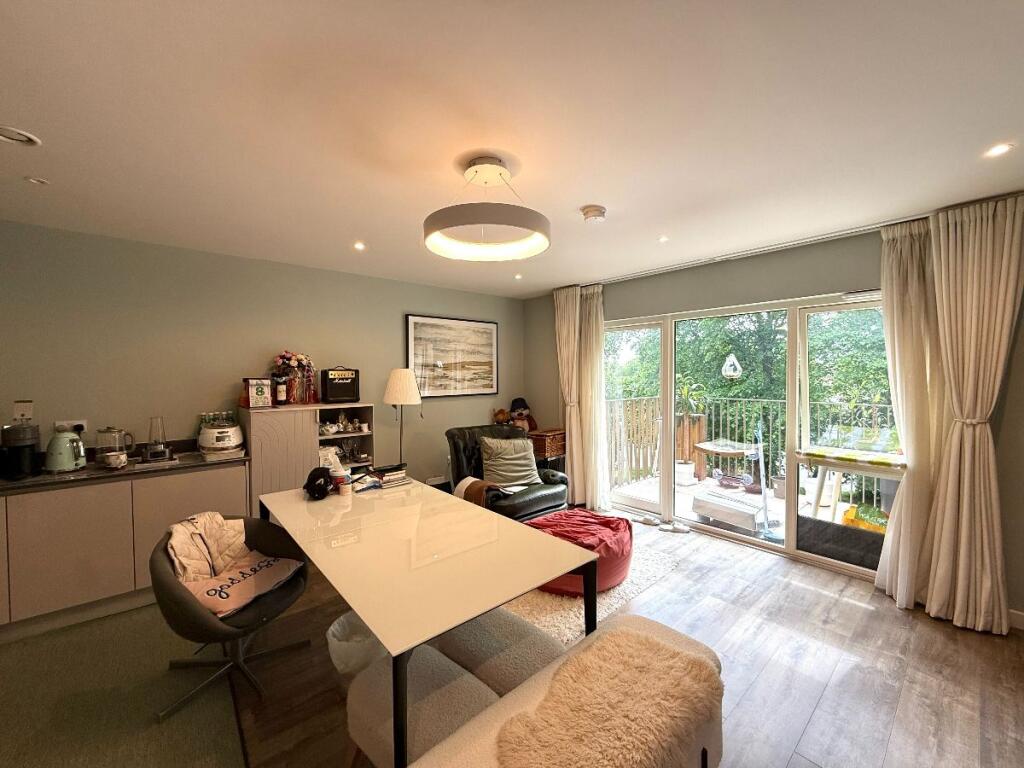 Apartment in London - View 3