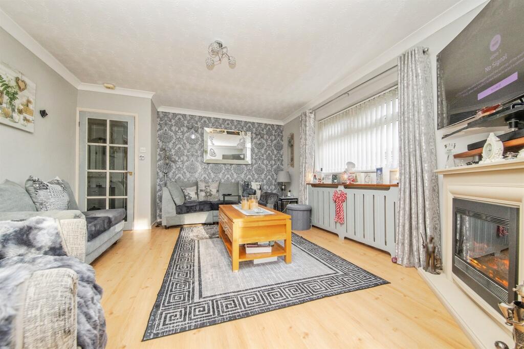 Bluehouse Avenue, CLACTON-ON-SEA photo 2