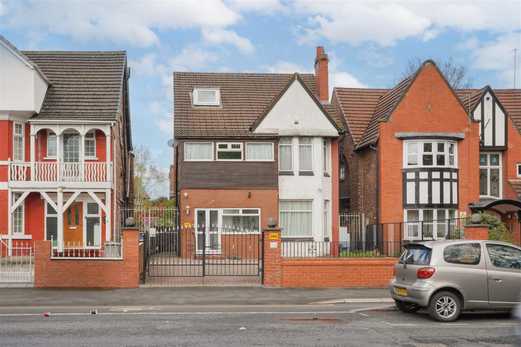 6-bed detached on Upper Chorlton Road, Old Trafford, £650,000