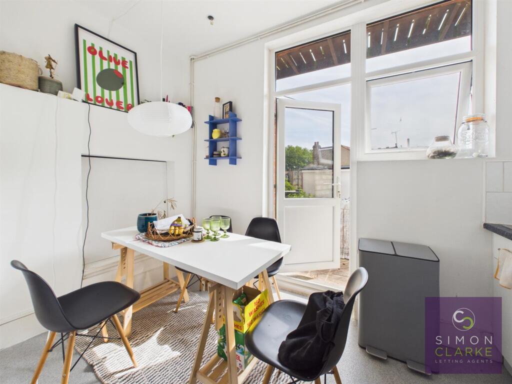 Apartment in London - View 5