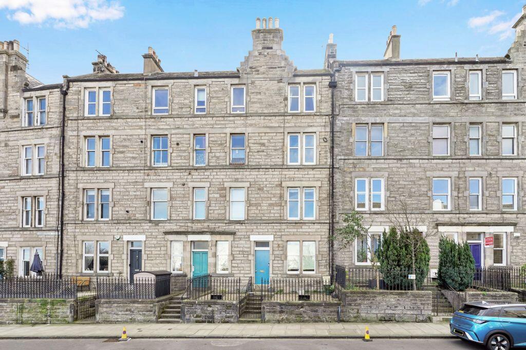 Main image of property: 15/4 Meadowbank Terrace, Edinburgh, EH8 7AS