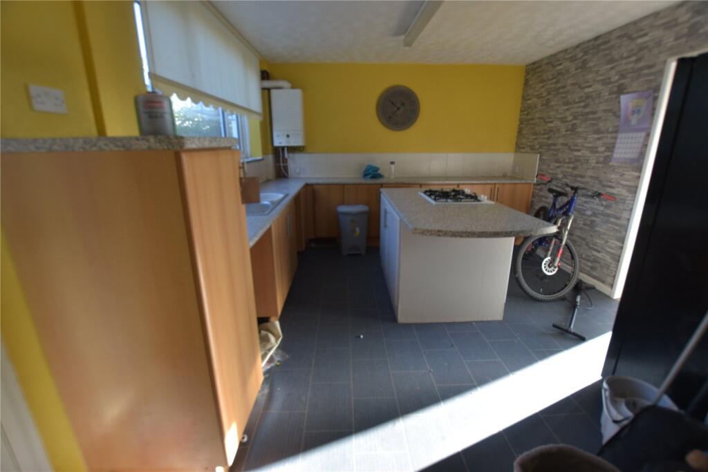 Highfield Close, Leeds, West Yorkshire photo 3