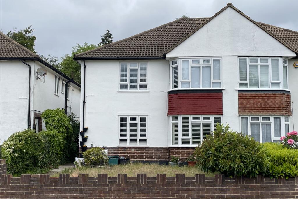 Main image of property: 5 Wanstead Close, Bromley, BR1 3BN