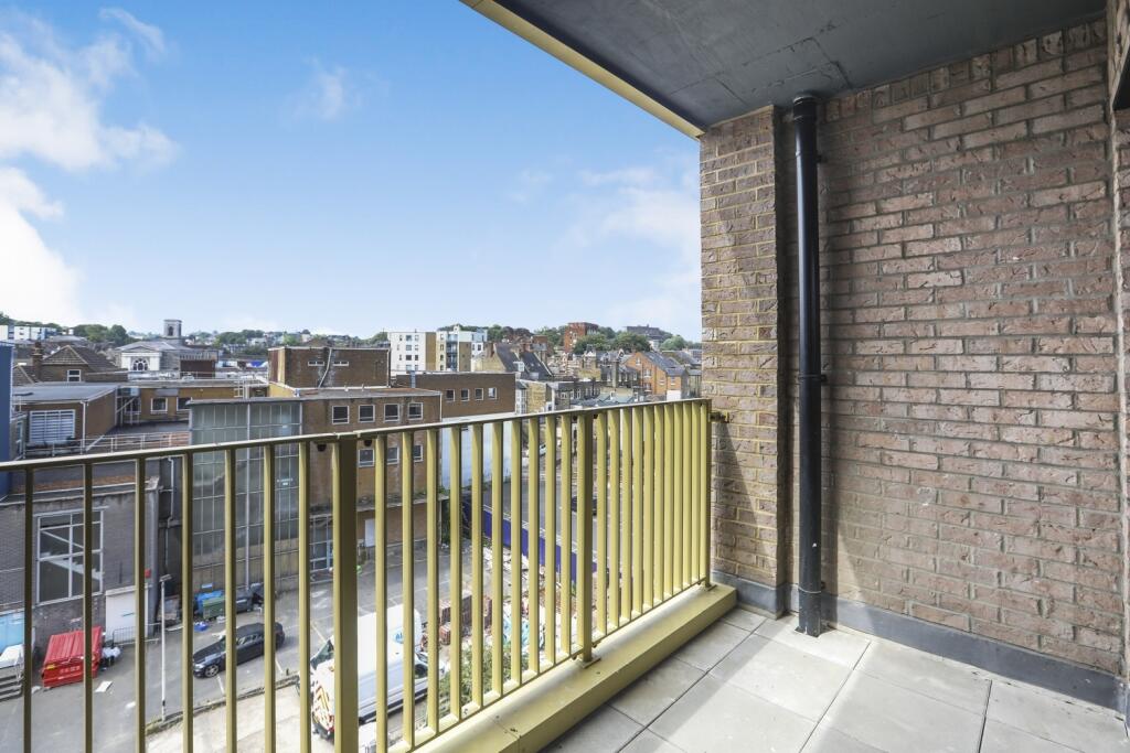 Apartment in Rochester - View 4