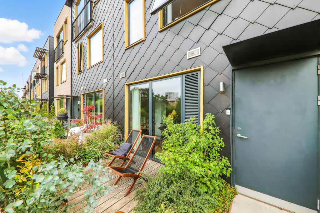 Main image of property: Secret Garden, Leeds, LS9