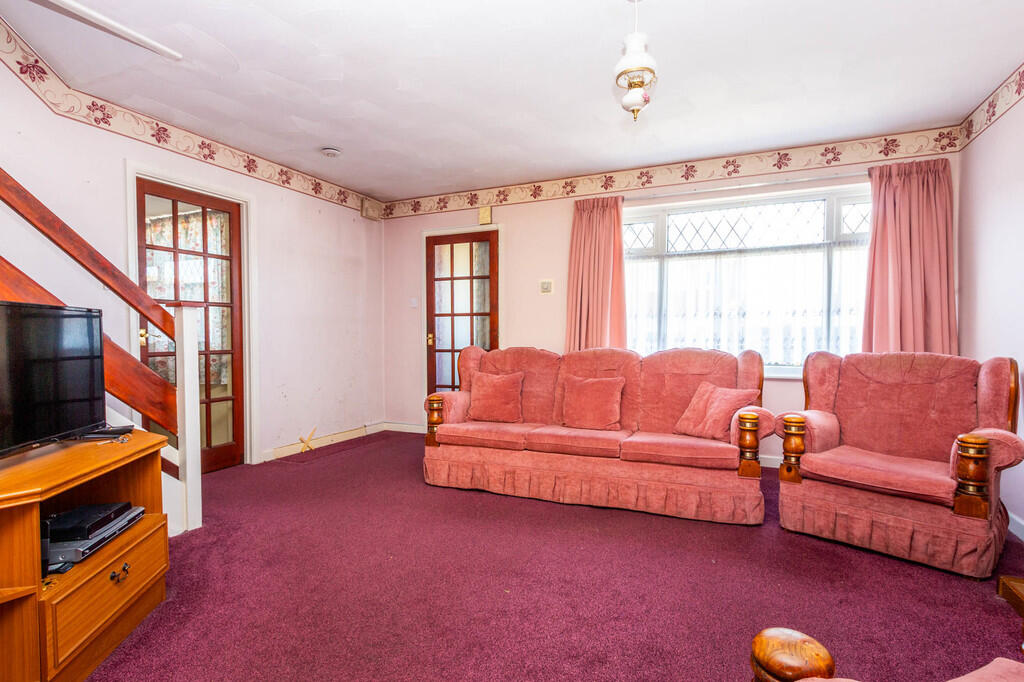 Oaks Drive, Higham Ferrers - View 6