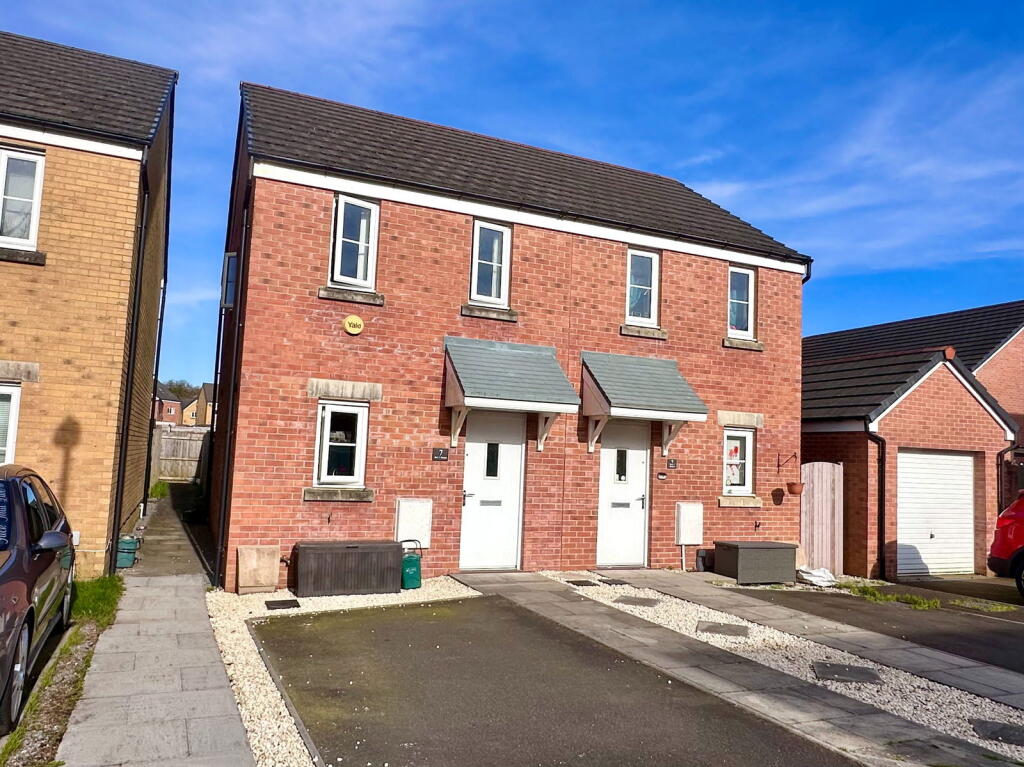 Main image of property: Heol Y Rhofiad, Gorseinon, Swansea, SA4 4GL
