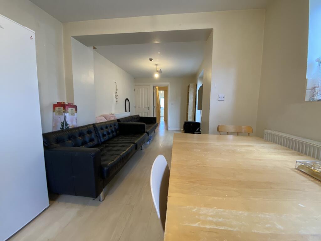 House in Cardiff, Maindy, Cathays - View 3