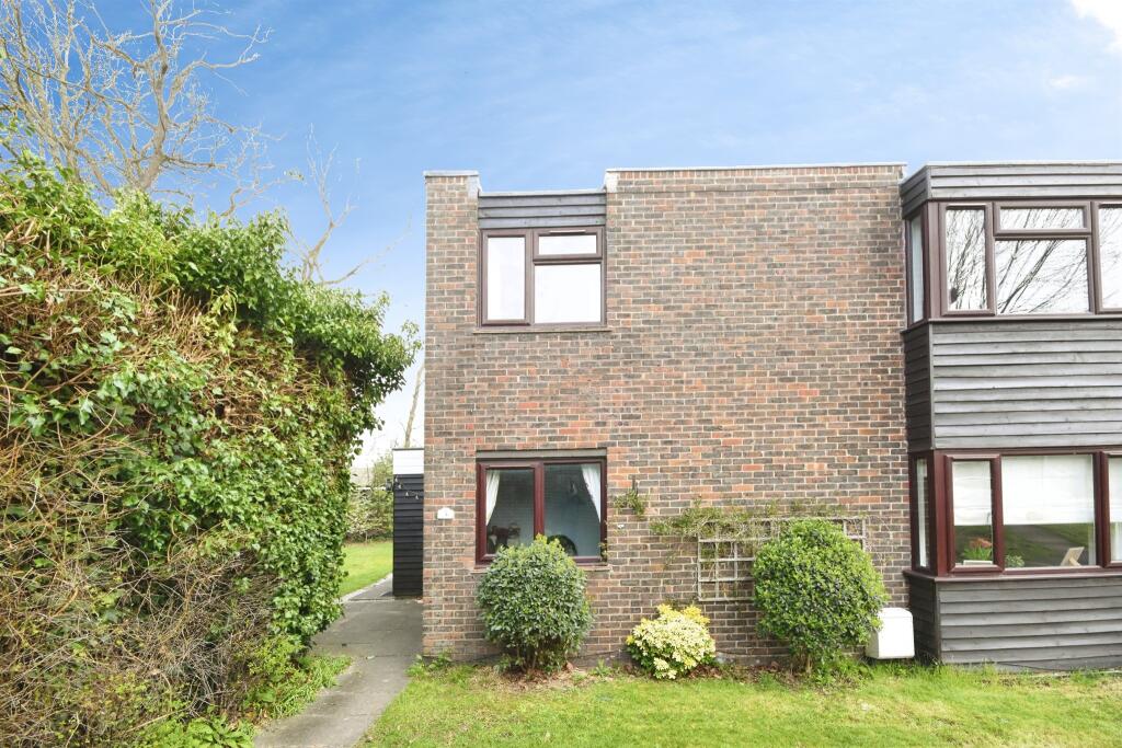 Main image of property: Wood Dale, Great Baddow, Chelmsford
