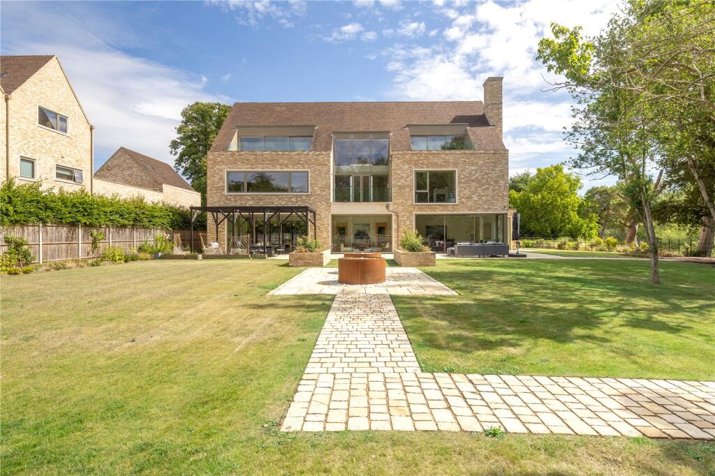 Main image of property: Cambridge Road, Great Shelford, Cambridge, Cambridgeshire, CB22
