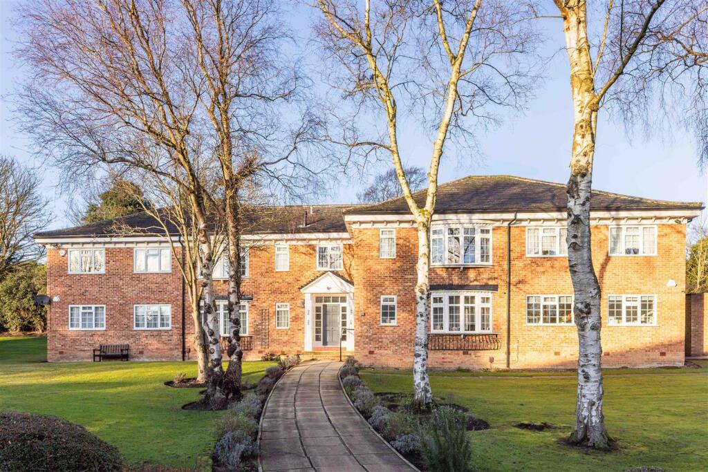 3-bed flat on Sandmoor Green, Alwoodley, £499,950