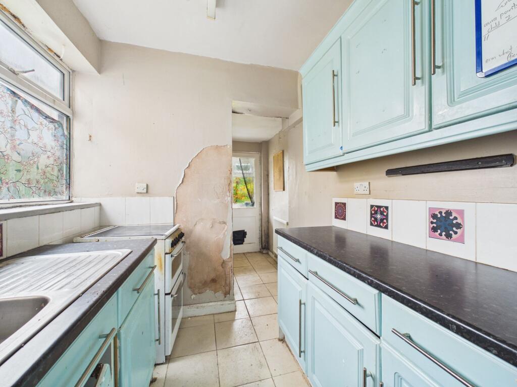 House in Sutton-in-Ashfield, Eastfield Side, Dalestorth - More