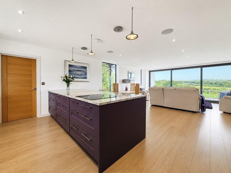 House in Cardiff, Llanharry - View 2