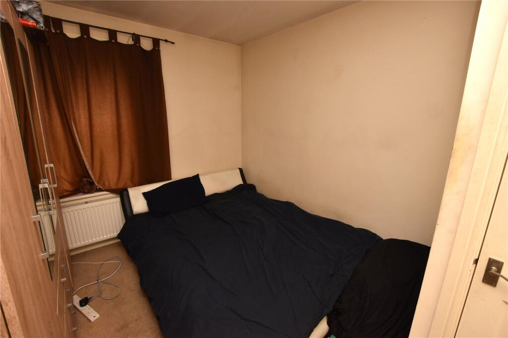 Apartment in Kirklees, West Yorkshire - View 5