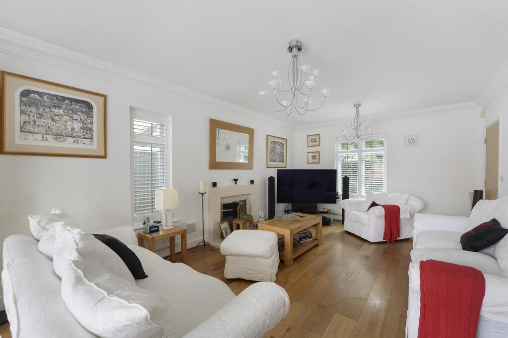 Braeburn Way, Kings Hill, ME19 4EA - View 5