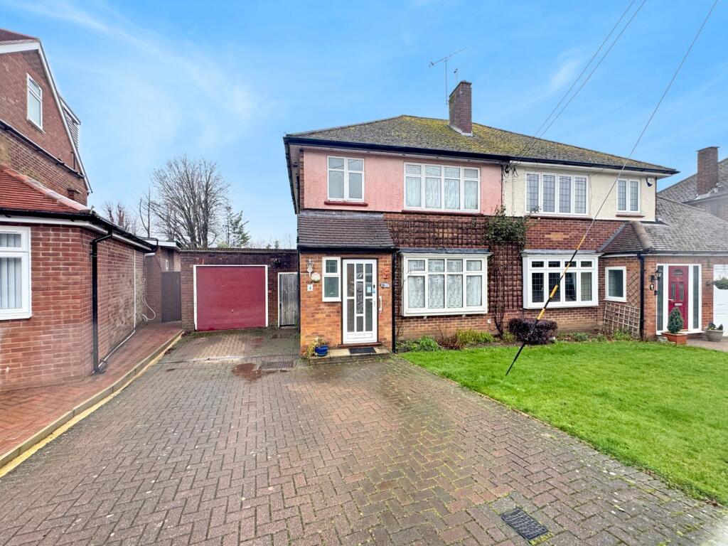 Main image of property: Little Reeves Avenue, Amersham, HP7