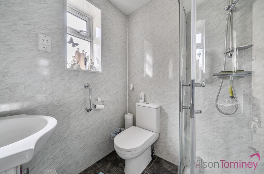 House in Southwell, Sweet Hill, Portland - More
