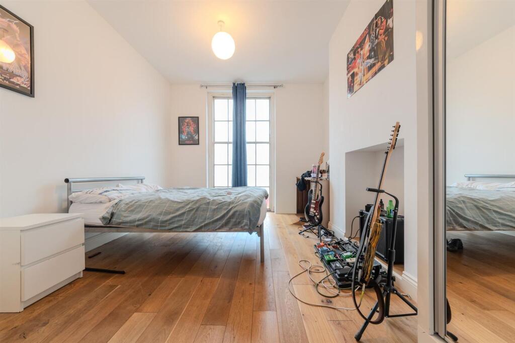 Apartment in Warwick, Sydenham, Royal Leamington Spa - View 3