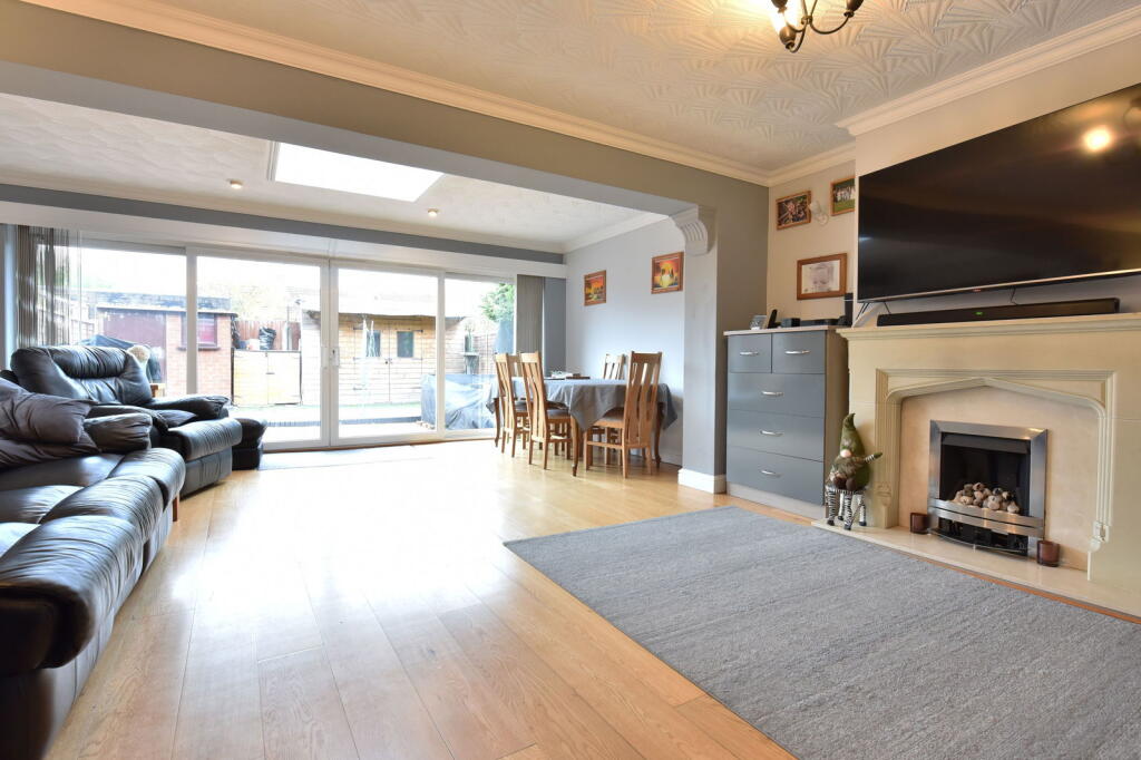 House in Dudley, West Midlands - View 2