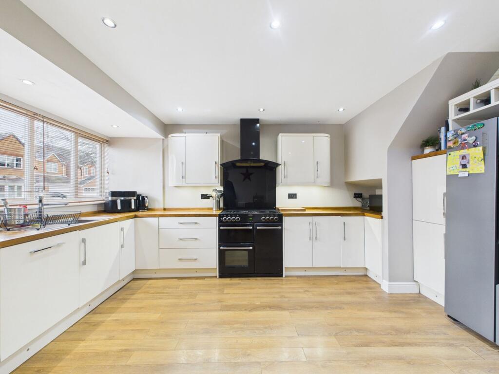 Worcester Close, Clay Cross, S45 photo 4
