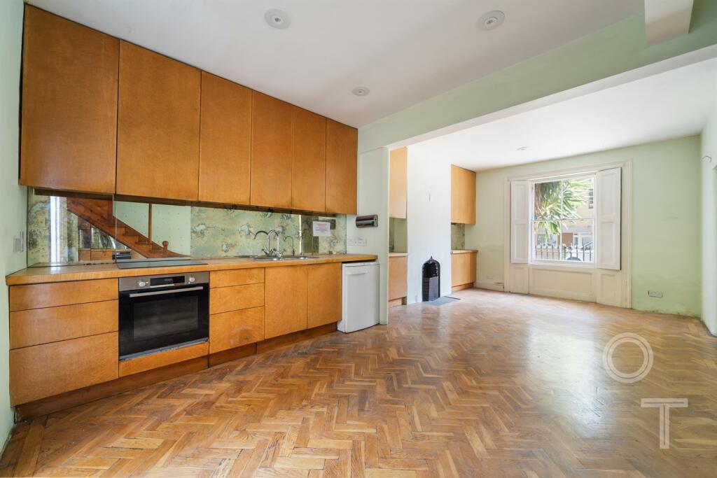 House in London - View 3