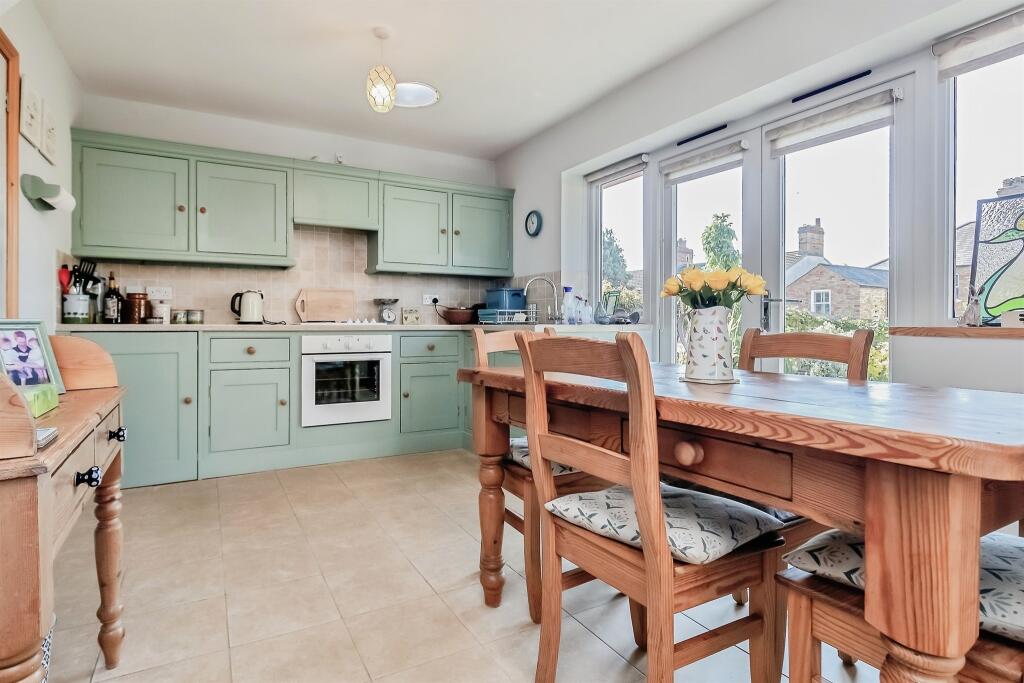 House in Peterborough - View 4