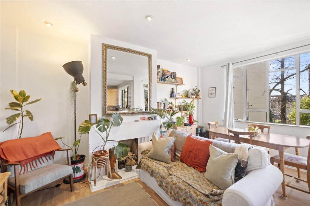 Main image of property: Thurleigh Court, Nightingale Lane, London, SW12