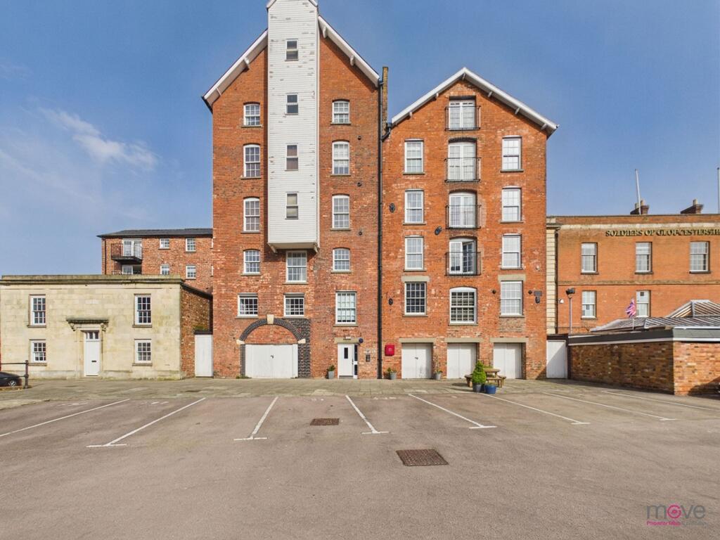 Main image of property: Commercial Road, Gloucester, GL1