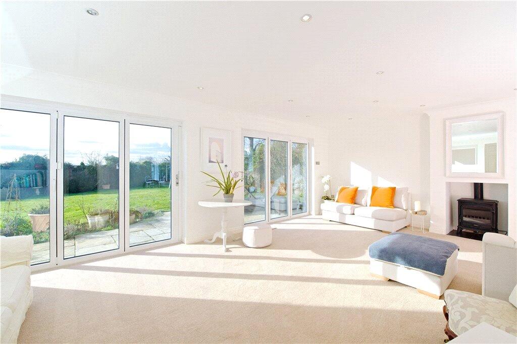 Weavers End, Hanslope, Milton Keynes, Buckinghamshire, MK19 photo 2
